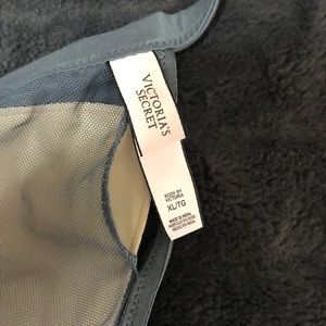 Victoria's Secret Intimates & Sleepwear - Victoria’s Secret XL Light Grey Lace Bralette Victoria's Secret Intimates & Sleepwear - Victoria’s Secret XL Light Grey Lace Bralette